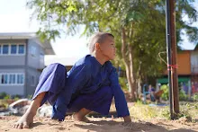 680103 สมุนพระรามดูแลสวนเช้า เย็น เปียหม่องเริ่มทำน้ำตก 30.jpg