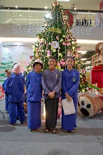 671225 สมุนพระรามร้องเพลงที่ห้างสุนีย์ ในวันคริสมาสต์ 18.jpg