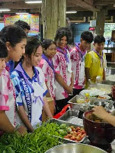 680529 อบรมนักเรียน รร.ขวาวใหญ่วิทยา เรียนรู้การทำอาหารมังสวิรัติ เมนูส้มตำ 9.jpeg