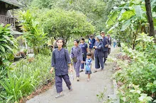 680703 เด็กสมุนพระรามนั่งรถไฟไปปฐมอโศก ร่วมงาน ๙๐ ปี ลุงจำลอง 115.jpeg