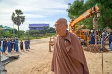 671025 พิธีตอกเสาเข็มแรก สถูปบูชาพ่อครู34.jpg