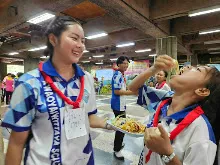 680529 อบรมนักเรียน รร.ขวาวใหญ่วิทยา เรียนรู้การทำอาหารมังสวิรัติ เมนูส้มตำ 41.jpeg