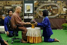 680411 พิธีรับกลด รุ่น กราบลาหลวงปู 41.jpeg
