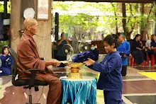 680519 พิธีรับชุดนักเรียนสัมมาสิกขาราชธานีอโศก ม.1 ม.4  60.JPG
