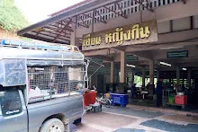 671124 สมุนพระราม ทำสลัดโรลแจก ที่โรงครัวกลาง 77.jpg