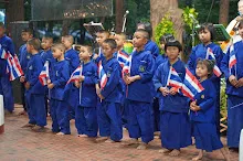 680703 เด็กสมุนพระรามนั่งรถไฟไปปฐมอโศก ร่วมงาน ๙๐ ปี ลุงจำลอง 225.jpeg