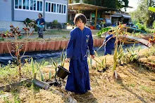 671230 สมุนพระรามแสดงร้องเพลง พิธีเปิดงานเพื่อฟ้าดิน คนมาดูงาน ทำ5ส ทำสวนบ่าย 354.jpg