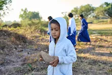 671221 เช้าสมุนพระรามดูแลสวน และขนหินทำน้ำตก บ่ายเล่นเกมกับครูโหน่ง 76.jpg