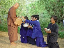 พท+สมณะบิณฑ์ที่งานชุมนุม (99).JPG