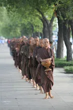 เดินบิณฑ์รอบสนามหลวง (14).JPG
