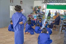 671230 สมุนพระรามแสดงร้องเพลง พิธีเปิดงานเพื่อฟ้าดิน คนมาดูงาน ทำ5ส ทำสวนบ่าย 308.jpg