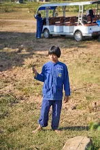 671221 เช้าสมุนพระรามดูแลสวน และขนหินทำน้ำตก บ่ายเล่นเกมกับครูโหน่ง 217.jpg