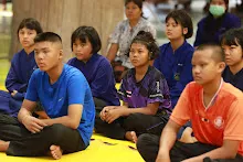 680519 พิธีรับชุดนักเรียนสัมมาสิกขาราชธานีอโศก ม.1 ม.4  52.JPG