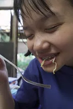 680108 สสธ.ม.ปลายช่วยกันทำชุดรีไซเคิลงานวันเด็ก กล้องเด็กถ่ายเอง 198.jpg