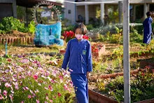 680117 สมุนพระรามปรับปรุงสวน ทาสีเสาป้ายสวนครอบครัวน่ารัก 49.jpg