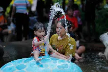 680414 คนมาเที่ยวน้ำตกผาแหงน  16.jpeg