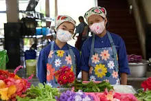 671124 สมุนพระราม ทำสลัดโรลแจก ที่โรงครัวกลาง 131.jpg
