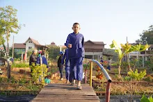 680107 สมุนพระรามดูแลสวนเช้า 56.JPG