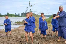 671106 กิจกรรมค่ายสมุนพระราม เล่นโคลนริมมูล6.jpg