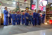 671225 สมุนพระรามร้องเพลงที่ห้างสุนีย์ ในวันคริสมาสต์ 145.jpg