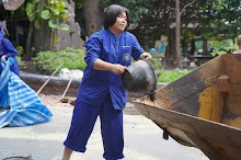 680602 สมุนพระราม และ สสธ.ขนทรายและปรับพื้นที่หน้าเฮือนศูนย์สูญ 33.JPG