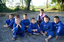 671111 ลงงานวันบวร สวน 255 ปลูกกระเทียม 30.jpg