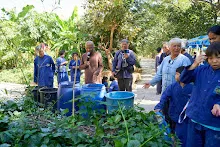 671228 สมุนพระรามเข้าค่าย เรียนการปรับปรุงพันธุ์พุทธรักษา เล่นเกมกินวิบาก พาทัวร์รถราง 300.jpg