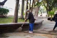 671223 สสธ.และชาวบ้านราช ทำ 5 ส.ก่อนงานปีใหม่ 58.jpg