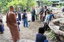 680703 เด็กสมุนพระรามนั่งรถไฟไปปฐมอโศก ร่วมงาน ๙๐ ปี ลุงจำลอง 149.jpeg
