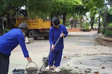 680602 สมุนพระราม และ สสธ.ขนทรายและปรับพื้นที่หน้าเฮือนศูนย์สูญ 66.JPG