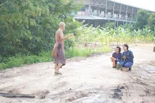 680714 สมุนพระรามร่วมงานวันบวร ถอนหญ้าสวนกตัญญูแผ่นดิน 5.JPG
