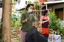 680115 เพ้นท์ภาพและตกแต่งเสาป้ายสวน ยายอรตัดผม เปียหม่องทำน้ำตก 39.jpg