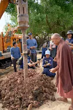 671025 พิธีตอกเสาเข็มแรก สถูปบูชาพ่อครู51.jpg