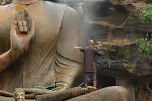 680511 ภาพโฮมแฮงขัดนำตกองค์พระพุทธธาในวันวิสาขฯ 35.jpeg
