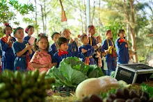 671230 สมุนพระรามแสดงร้องเพลง พิธีเปิดงานเพื่อฟ้าดิน คนมาดูงาน ทำ5ส ทำสวนบ่าย 130.jpg
