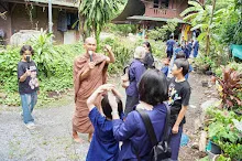 680703 เด็กสมุนพระรามนั่งรถไฟไปปฐมอโศก ร่วมงาน ๙๐ ปี ลุงจำลอง 116.jpeg