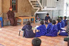 671216 นร.สมุนพระรามไปขายสลัดโรล ที่อุทยานบุญนิยม วันแรก พาณิชย์บุญนิยม 34.jpg
