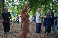 680703 เด็กสมุนพระรามนั่งรถไฟไปปฐมอโศก ร่วมงาน ๙๐ ปี ลุงจำลอง 280.jpeg