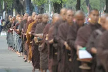 พท+สมณะบิณฑ์ที่งานชุมนุม (7).JPG