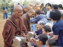 พท+สมณะบิณฑ์ที่งานชุมนุม (63).JPG
