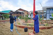 671216 สมุนพระราม ห่มดินสวนน่ารักด้วยฟางข้าว วัดระดับน้ำคลองไส้ไก่ 17.jpg