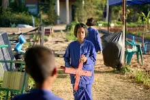 680117 สมุนพระรามปรับปรุงสวน ทาสีเสาป้ายสวนครอบครัวน่ารัก 5.jpg