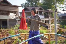 680103 สมุนพระรามดูแลสวนเช้า เย็น เปียหม่องเริ่มทำน้ำตก 14.jpg