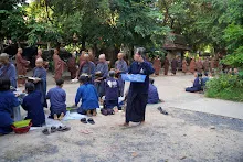 671017 ตักบาตรเทโว วันออกพรรษา บ้านราช37.jpg