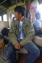 680703 เด็กสมุนพระรามนั่งรถไฟไปปฐมอโศก ร่วมงาน ๙๐ ปี ลุงจำลอง 166.jpeg