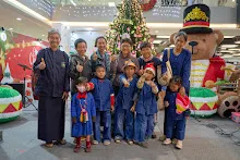 671225 สมุนพระรามร้องเพลงที่ห้างสุนีย์ ในวันคริสมาสต์ 32.jpg