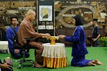 680411 พิธีรับกลด รุ่น กราบลาหลวงปู 40.jpeg