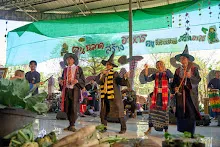 671230 สมุนพระรามแสดงร้องเพลง พิธีเปิดงานเพื่อฟ้าดิน คนมาดูงาน ทำ5ส ทำสวนบ่าย 285.jpg