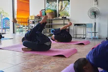 680109 สสธ.ม.4 ฝนเมล็ดพุทธรักษา ฝึกโยคะ สมุนพระรามชายช่วยร่อนทรายทำน้ำตก สวนน่ารัก 17.jpg