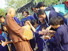 พท+สมณะบิณฑ์ที่งานชุมนุม (98).JPG